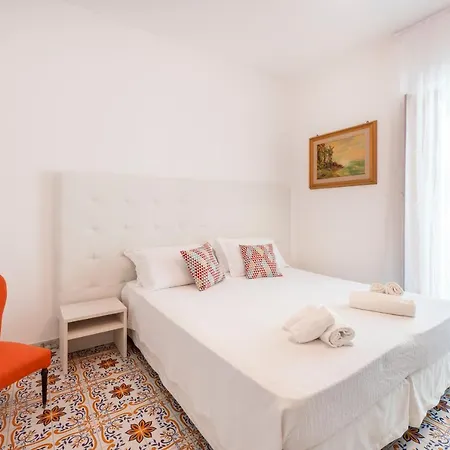 Apartment Yourhome - Casa Vittoria *